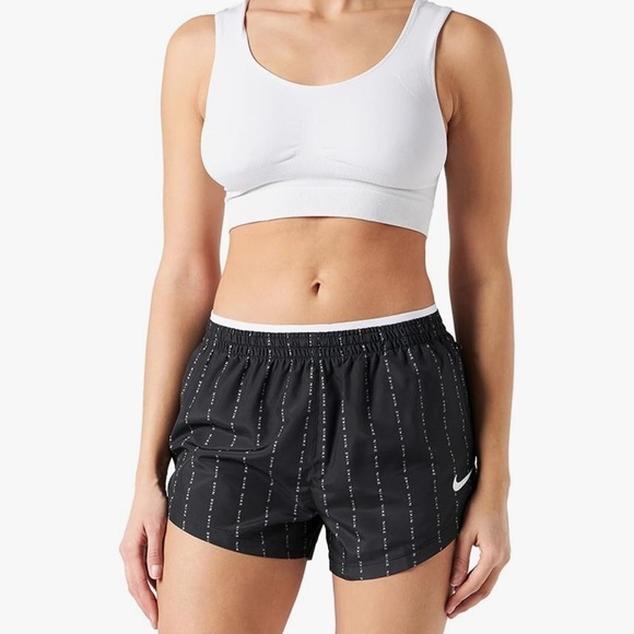 Nike Women's Dri-FIT Tempo Luxe Icon Clash Shorts Size Medium Like New - Picture 1 of 9
